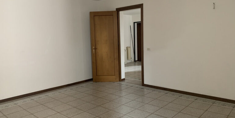 78BC9868-6D8B-47EA-94B0-B967D66362E9_1_105_c