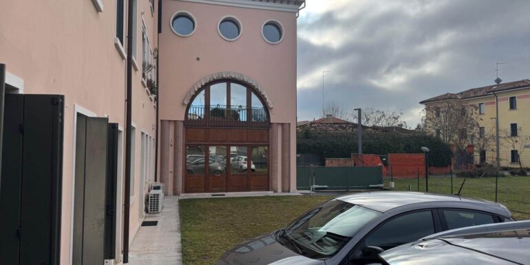 a4cfc2b5-e4f3-41a0-9dd1-f3347fe13e71