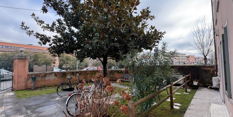 f5566d6e-928a-44da-a60e-a48adf9cb207